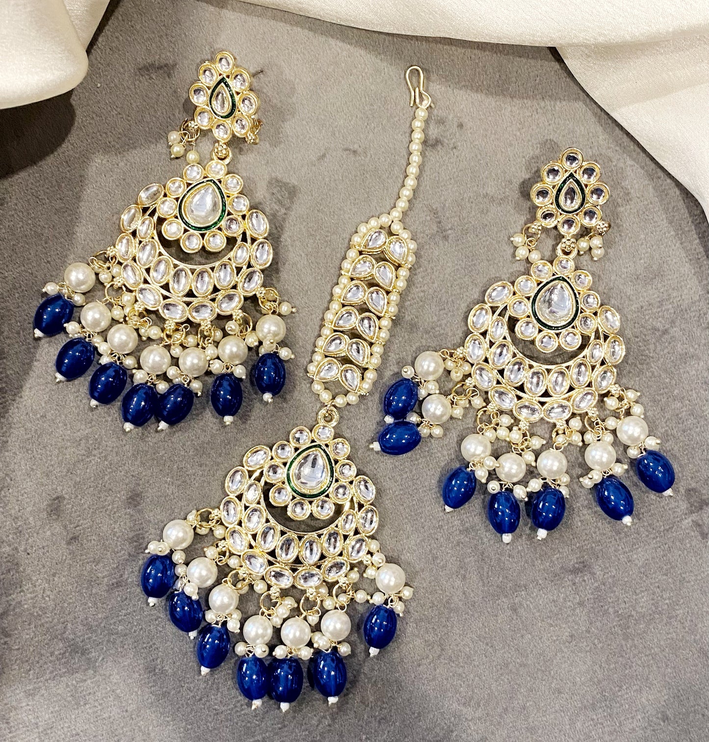 Sanaya Kundan Chandbali Earrings & Maangtika