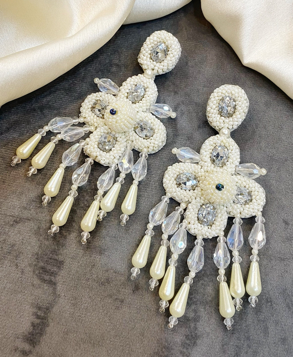 Elizeh pearl drop earrings