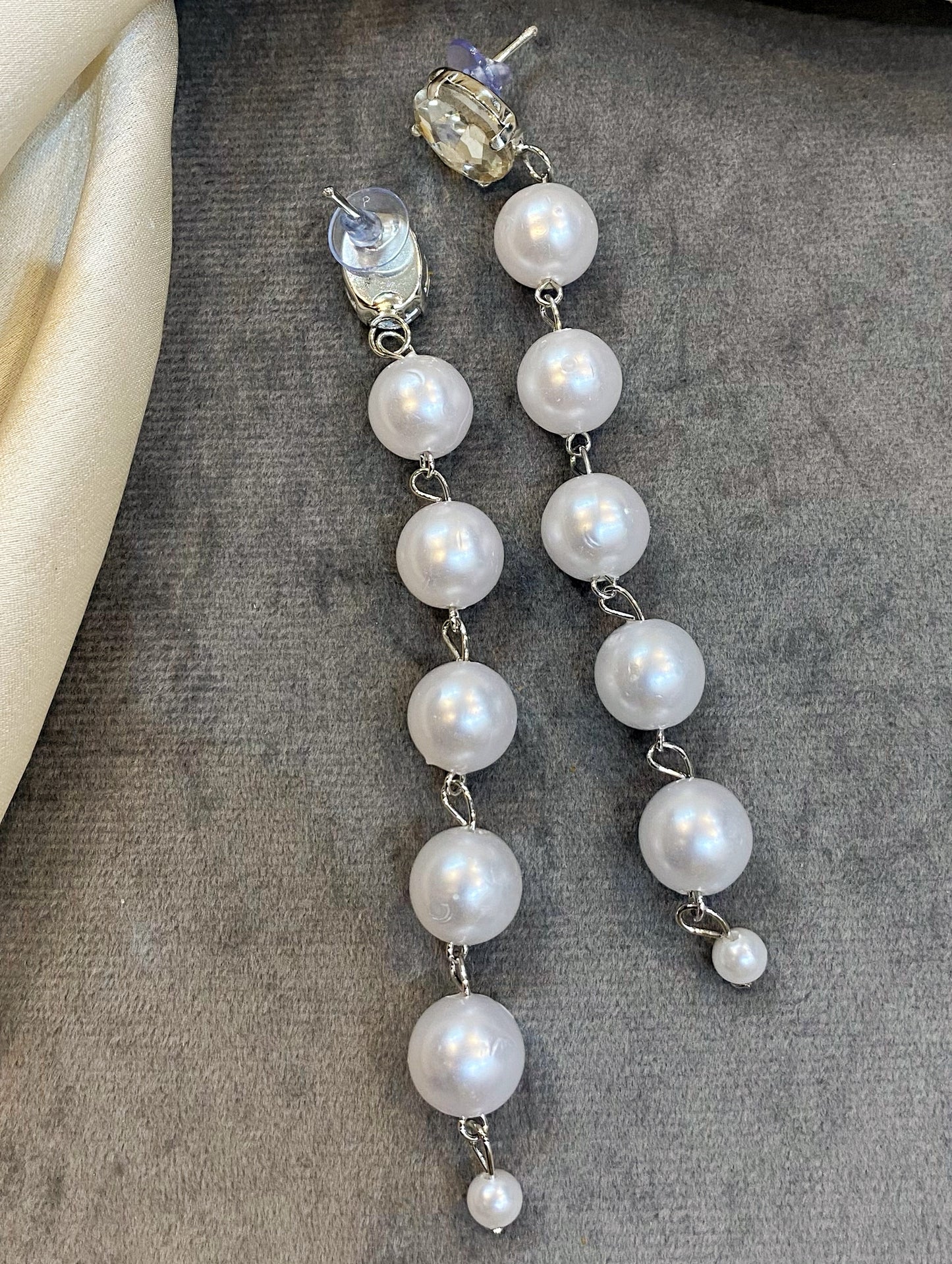 Pearl drop earrings
