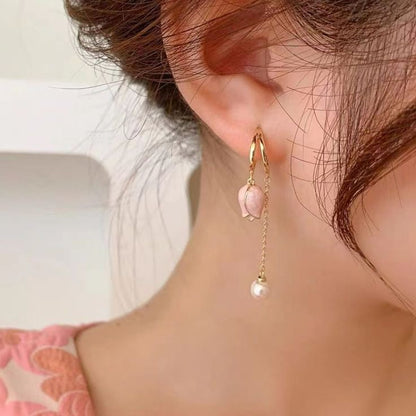 Tulip pearl hoops